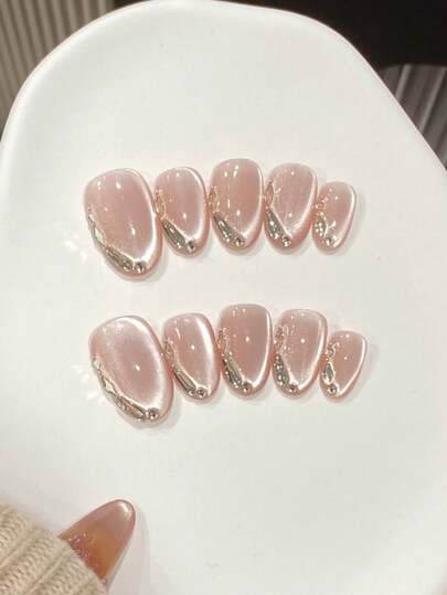 Pale Pink Rhinestone Cat Eye Short Nails